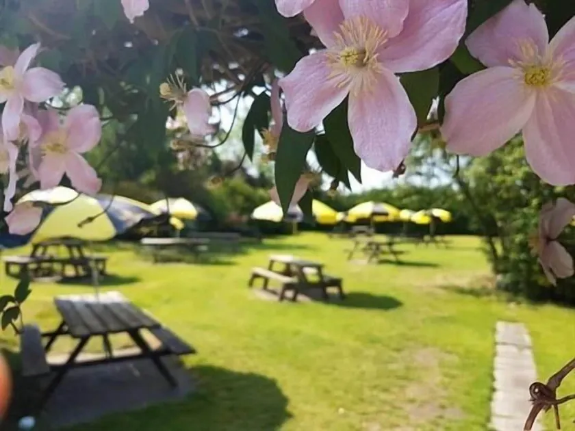 The Wheatsheaf Inn - Image 1