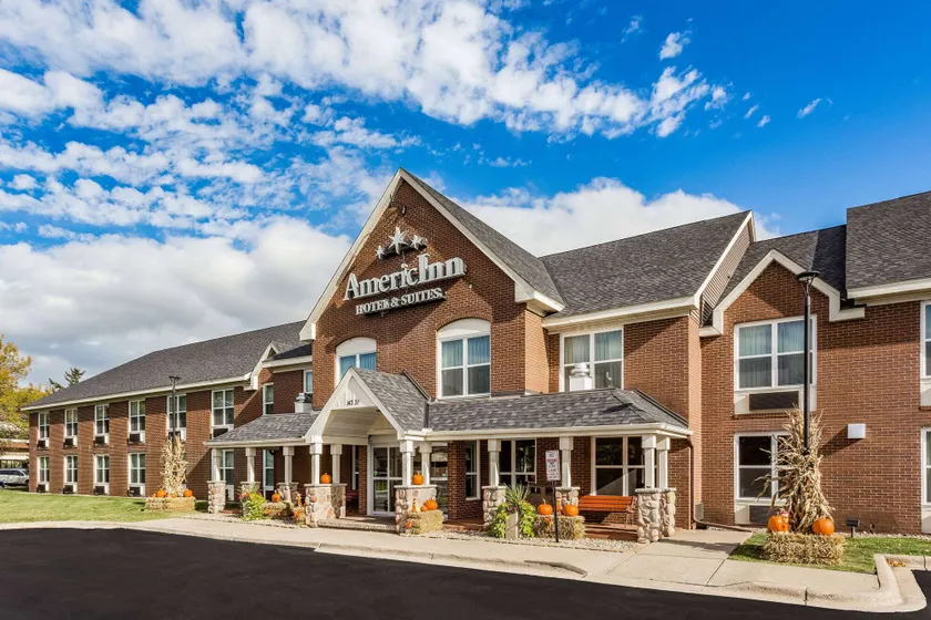 AmericInn & Suites Burnsville, MN - Image 1