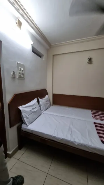 Hotel Bharath - Room