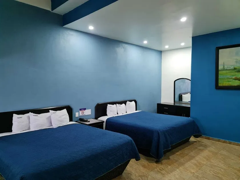 Hotel Villas de Santiago Inn - Image 1