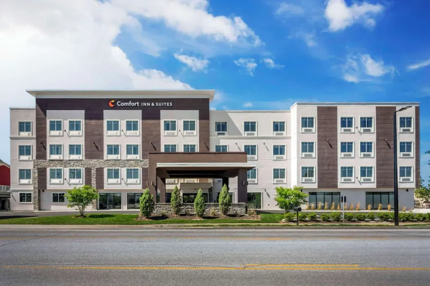 Comfort Inn & Suites Clarksville - Louisville North - Image 1