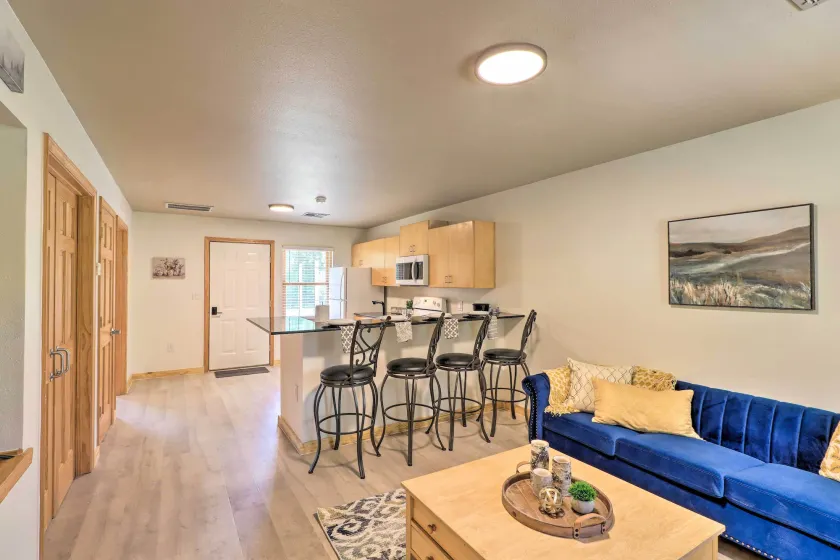 Cozy Cottage < 1 Mile From Kindred Barn! - Image 1