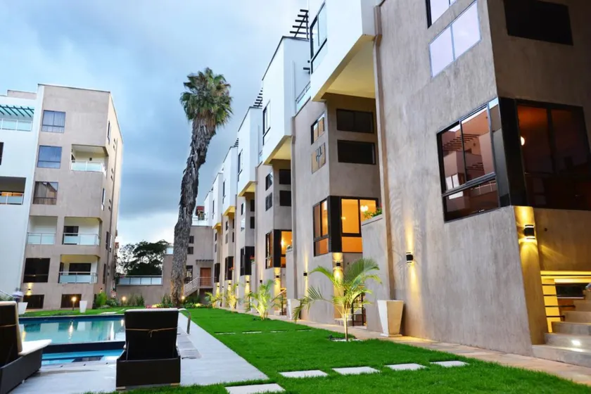 The Courtyard at Vanga Road - Image 1