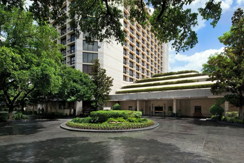Houston Grand Hotel - River Oaks - Image 1