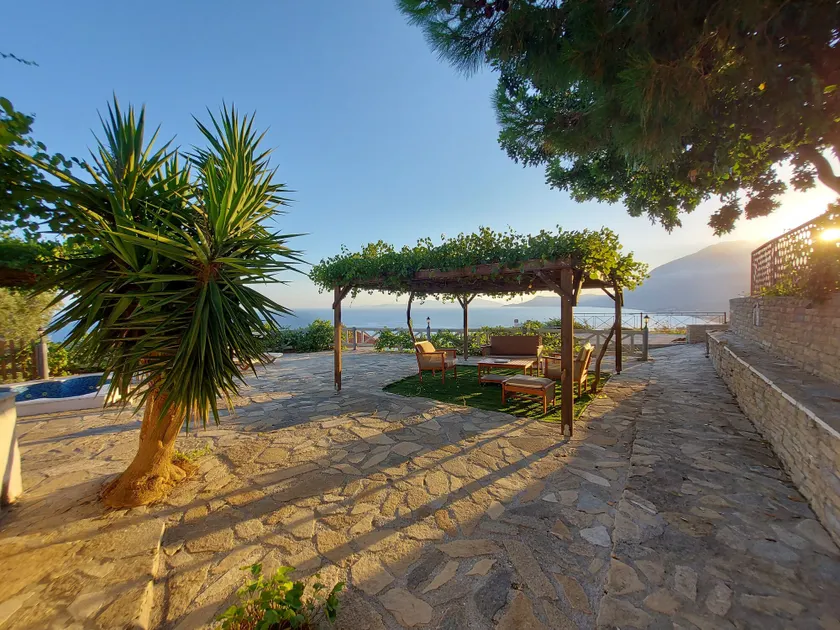 House with with a spectacular sea view - Image 1