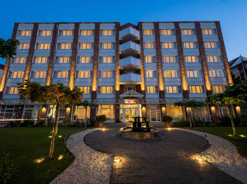 Best Western Plus Delta Park Hotel - Image 1