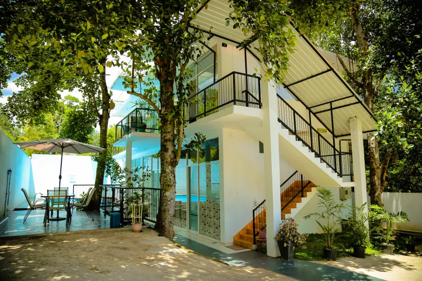 Nelinsa Kandy - Image 1