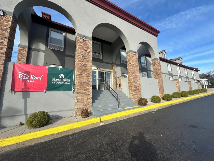 HomeTowne Studios by Red Roof Richmond, VA - W Broad St - Image 1