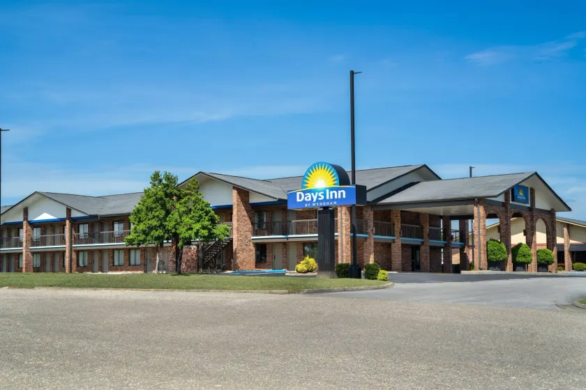 Days Inn by Wyndham Clanton AL - Image 1