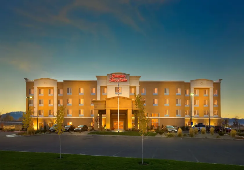 Hampton Inn & Suites Reno - Image 1