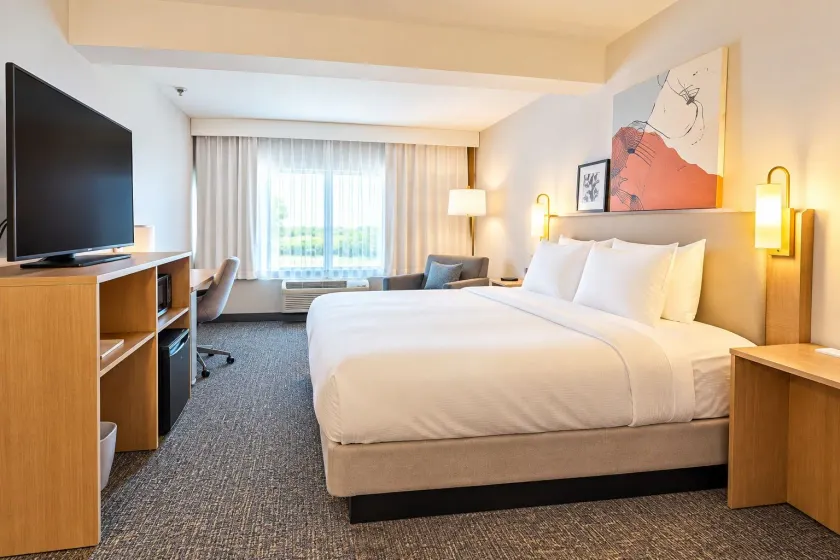 Comfort Inn Medford-Long Island - Image 1