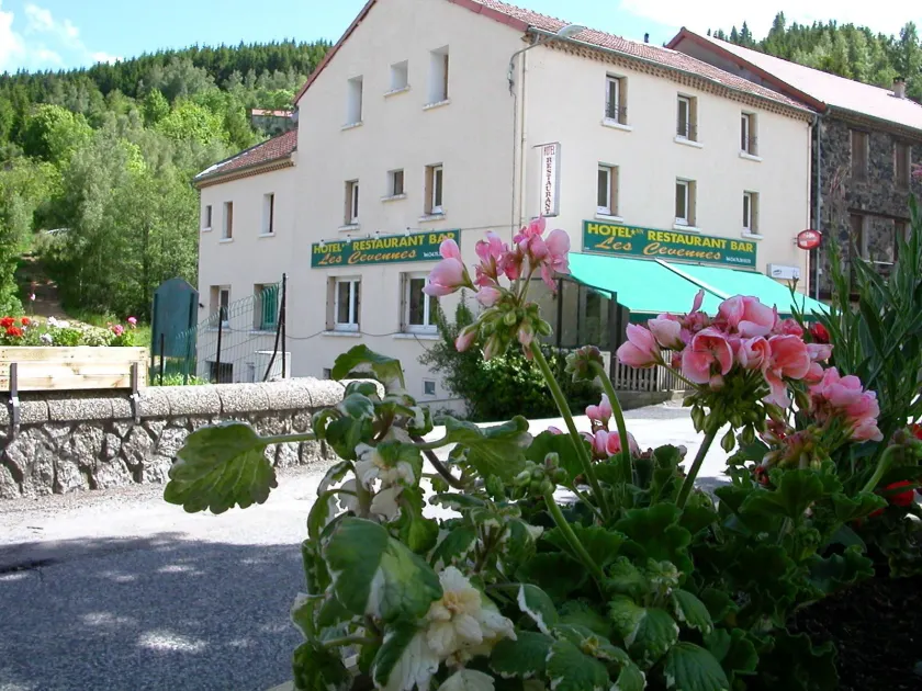 Logis Hôtel Restaurant Les Cévennes - Image 1