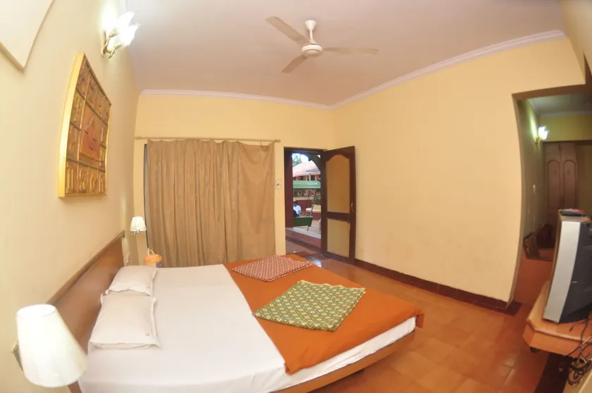 Gujarat Bhavan Hotel - Image 1