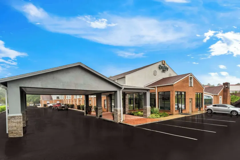 Quality Inn Cornelia - Image 1