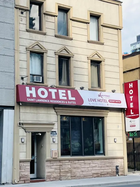 Moe's Suite Hotel - Image 1