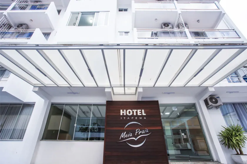Hotel Itapema Meia Praia - Image 1