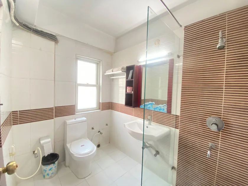 Astoria Hotel - Image 1