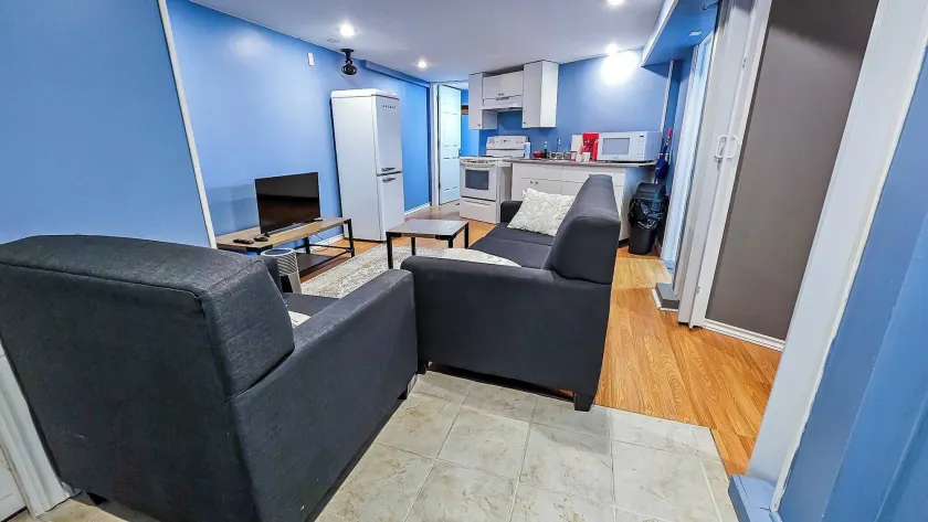 Cosy Basement Apartment on the East side. - Image 1