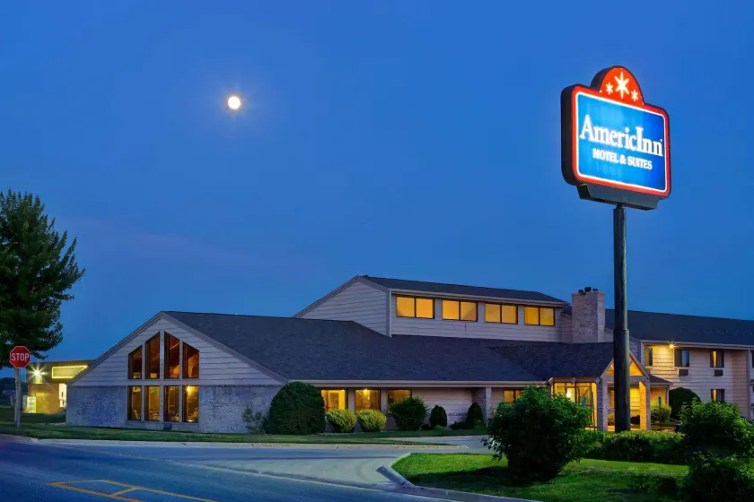 AmericInn by Wyndham Grundy Center - Image 1