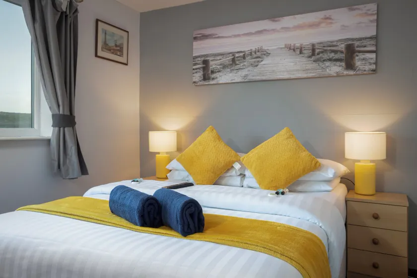 Royal Oakwell Hotel - Image 1
