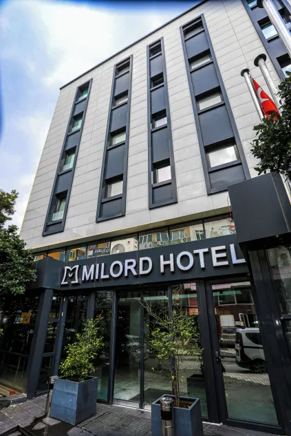 Milord Hotel - Image 1