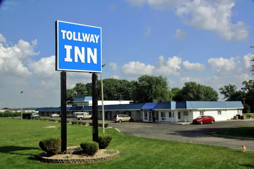 Tollway Inn Beloit - Image 1