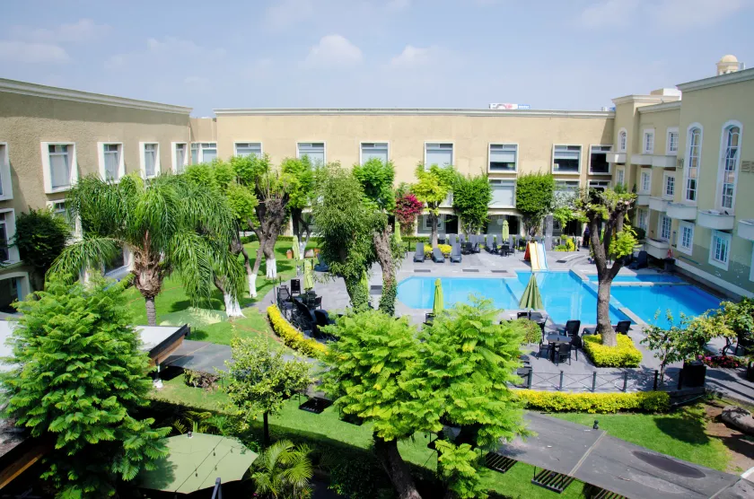 Plaza Camelinas Hotel - Image 1