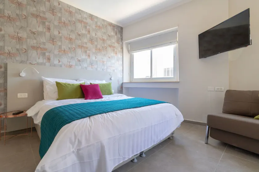 DEM Hotel - Image 1