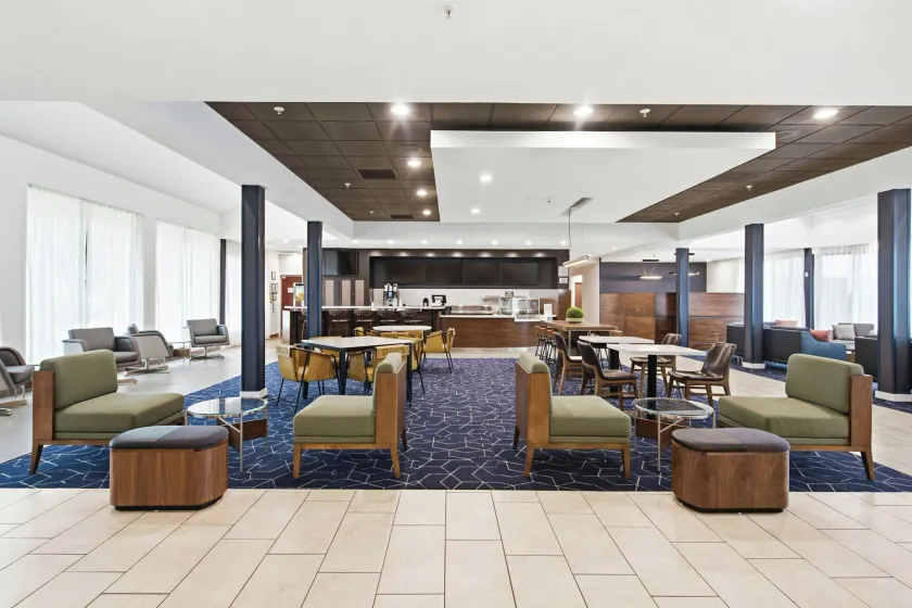 Courtyard by Marriott Columbus - Image 1