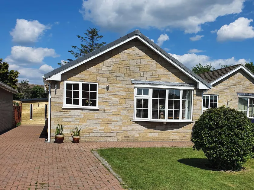 17 Costa Way - Image 1