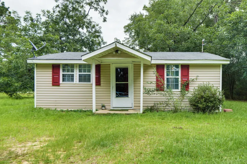 6 Mi to Museum of Aviation: Rural Kathleen Home - Image 1