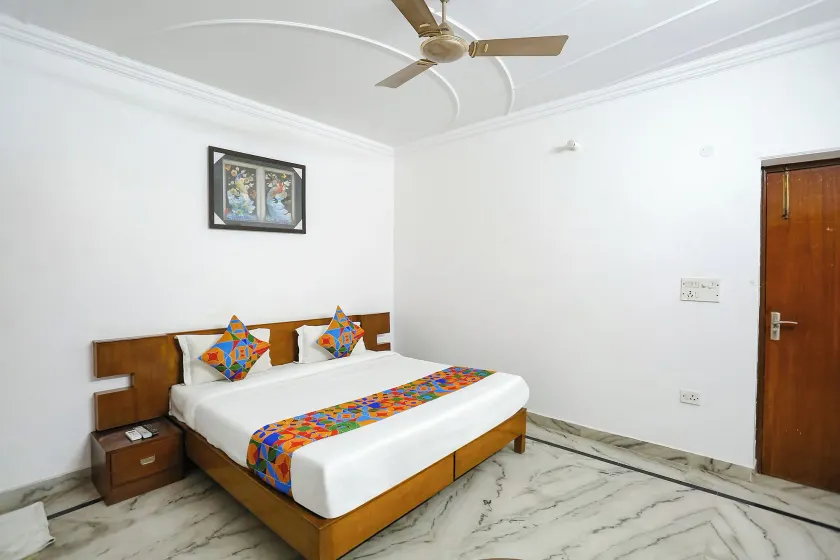 FabHotel Premium Rooms - Image 1
