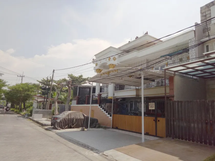 Hotel O Guest House Bu Iin Syariah - Image 1