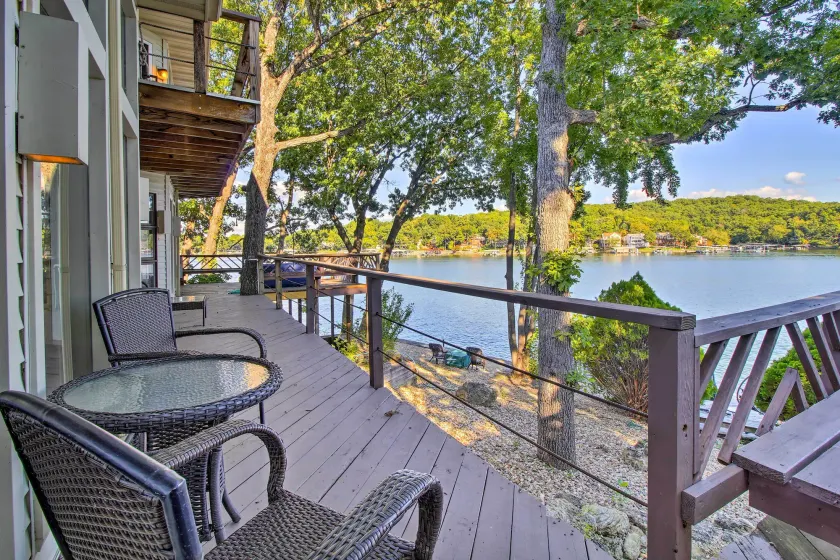 Sunrise Beach Waterfront Estate Great for Families - Image 1
