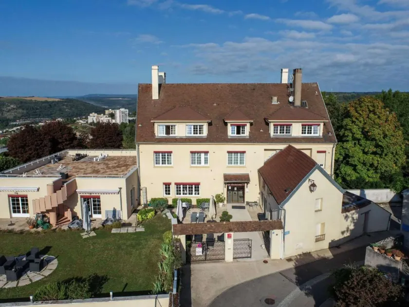 La Bonbonniere - Sure Hotel Collection by Best Western - Image 1