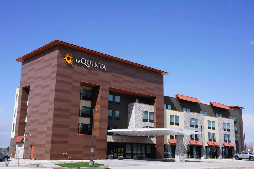 La Quinta Inn & Suites by Wyndham Littleton-Red Rocks - Image 1