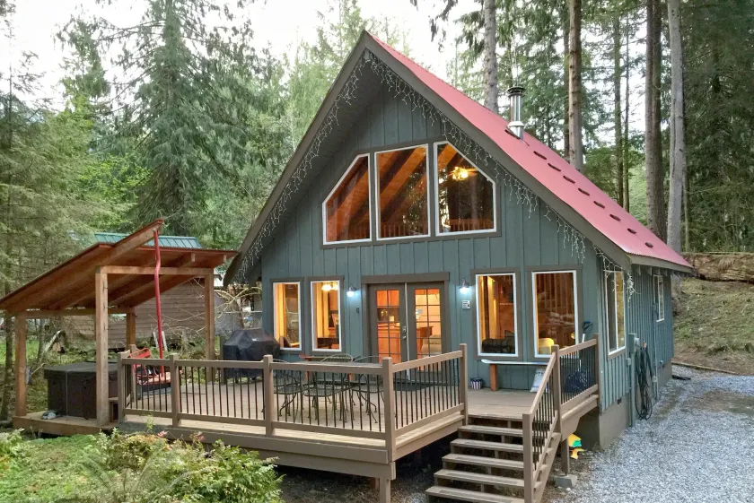 Mt Baker Rim Cabin 99 - Charming Cabin With a hot Tub, Wi-fi, Pet Friendly - Image 1
