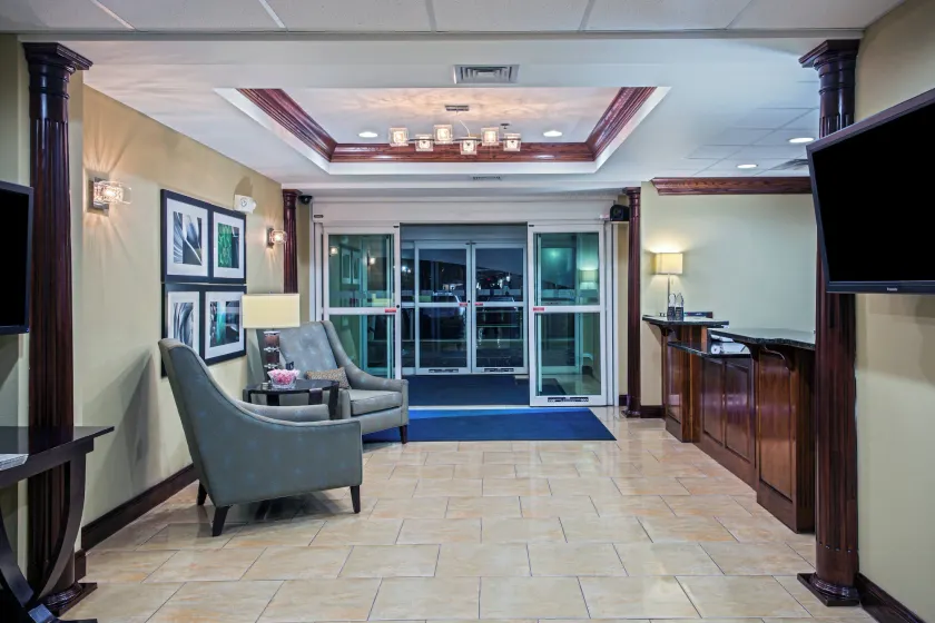 Holiday Inn Express Hotel & Suites Richmond by IHG - Image 1