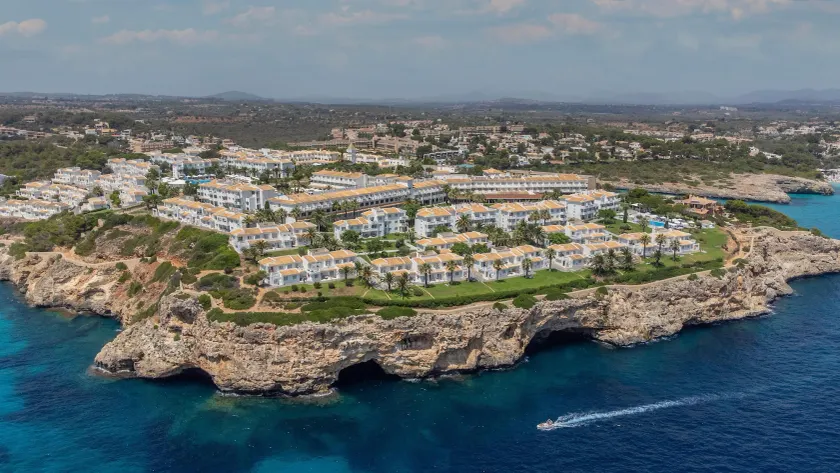 Blau Punta Reina - Image 1