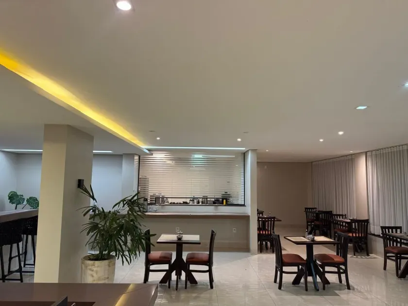Izzy Hotel - Image 1