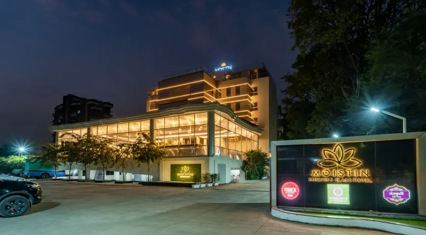 Moistin Hotel - Image 1
