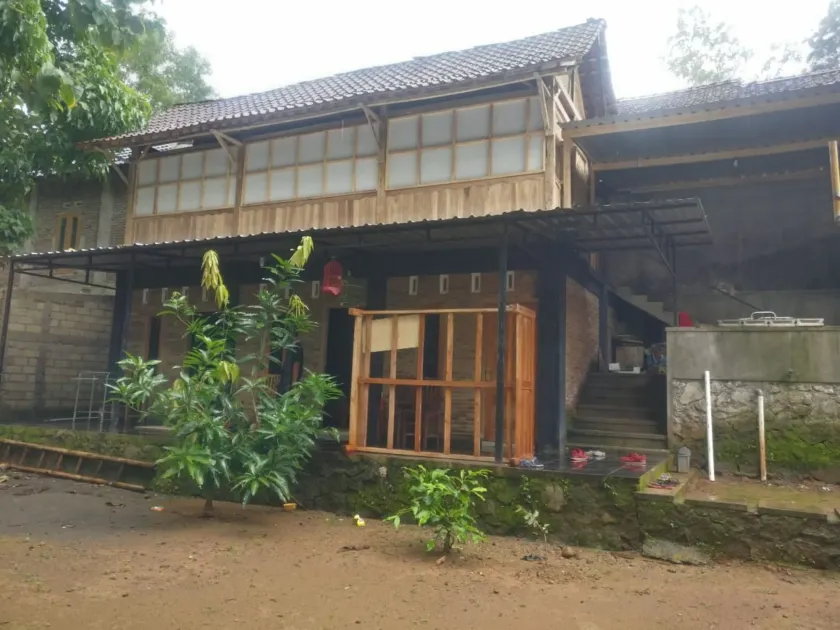 Homestay Kurnia - Hostel - Image 1