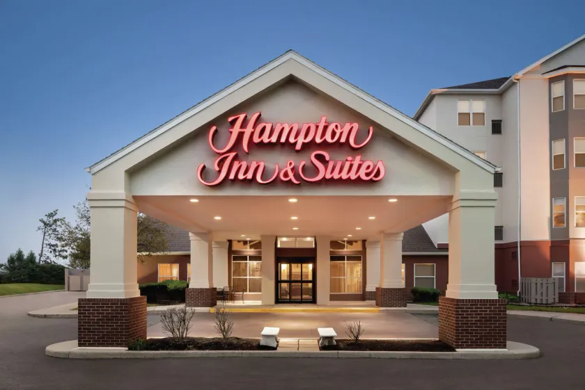Hampton Inn & Suites Ft. Wayne-North - Image 1