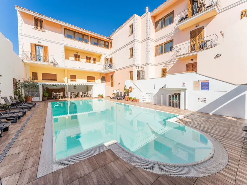 Cristal Blu Mono 3 With Shared Pool - Happy Rentals - Image 1