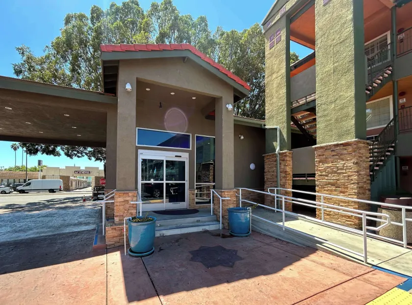 Motel 6 Pasadena, CA – Old Town Pasadena Area - Image 1