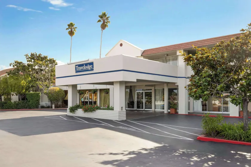 Travelodge by Wyndham Monterey Bay - Image 1