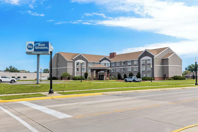 Best Western Holiday Manor - Image 1