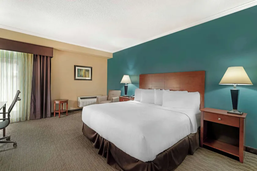 Best Western Plus Plattsburgh - Image 1