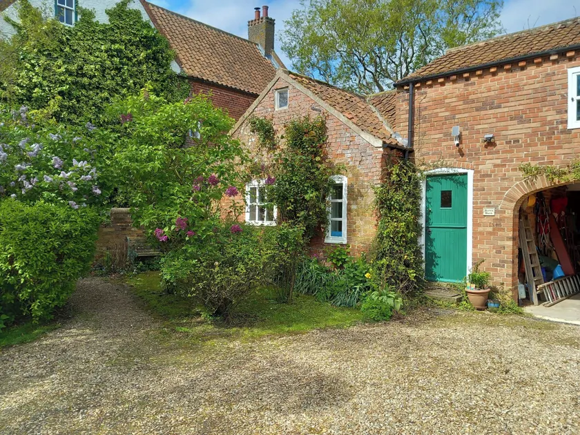 Berry Barn - Image 1