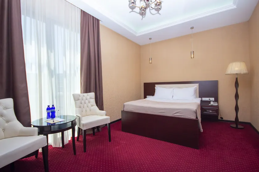 Marionn Hotel - Image 1